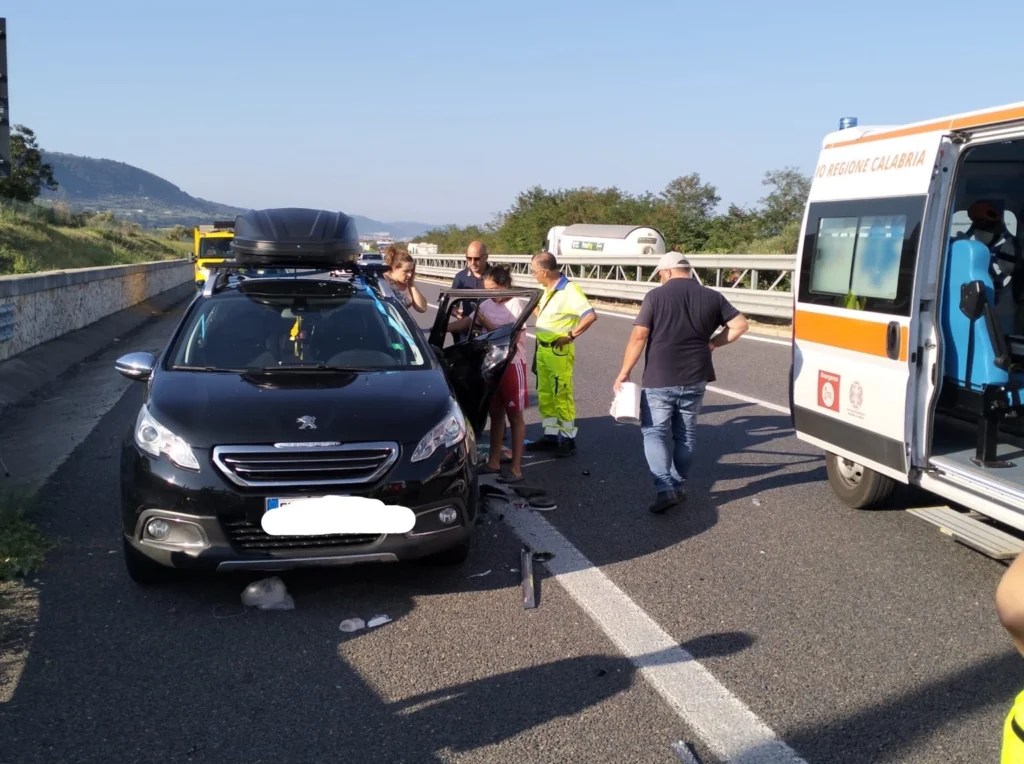 incidente autostrada a2