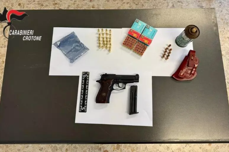 pistola e munizioni