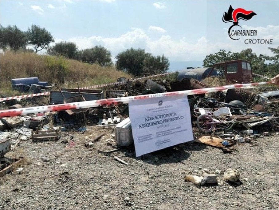 sequestrata area rifiuti