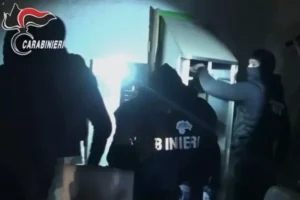 arresti isola capo rizzuto