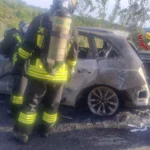 auto in fiamme