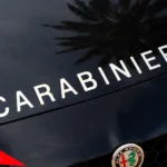 Viola il divieto di avvicinamento