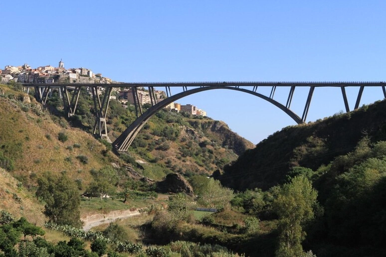 Viadotto Bisantis